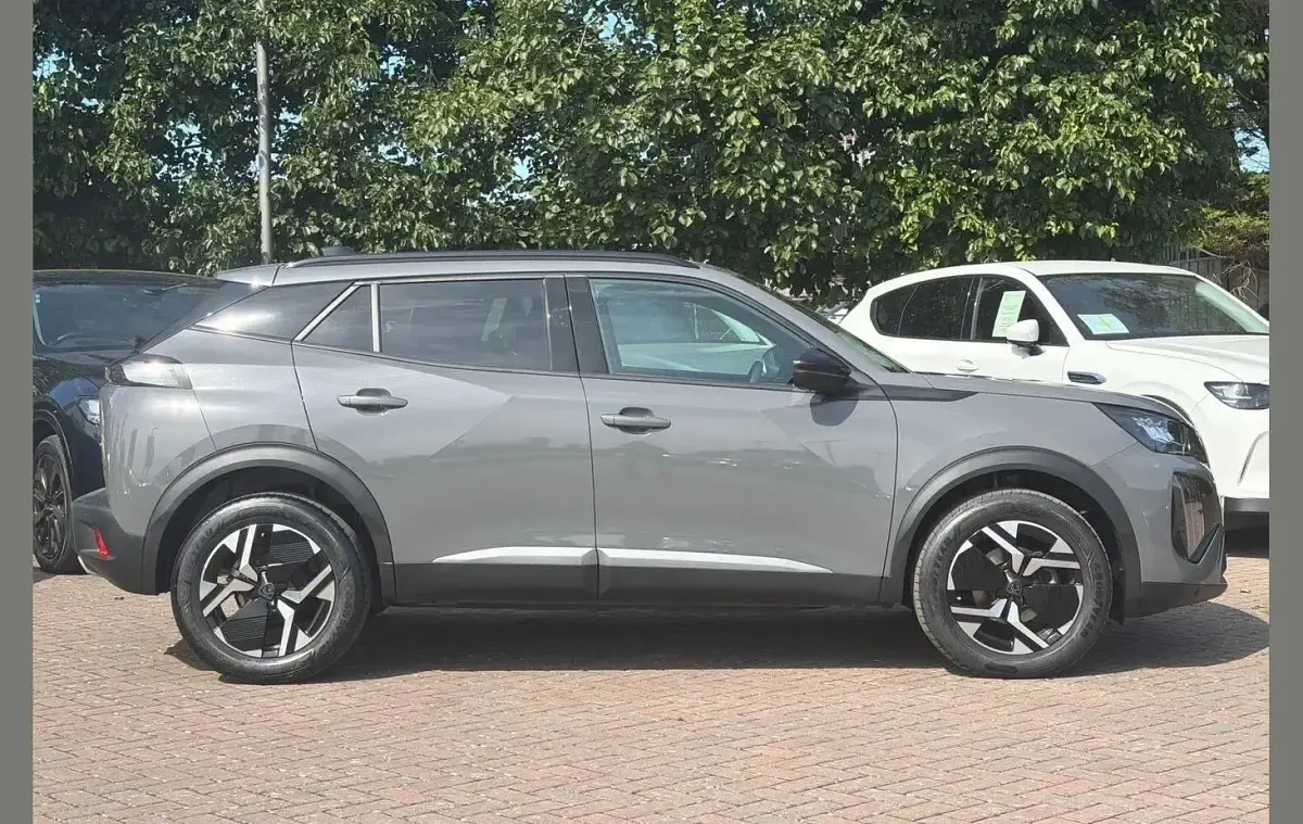 Used Peugeot 2008 Allure 129 HP (94 kW) 2024 Grey SUV