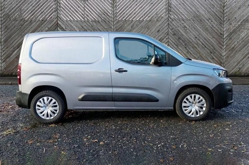Used Peugeot E-Partner Premium 100 kW (136 HP) 2022 Grey MPV