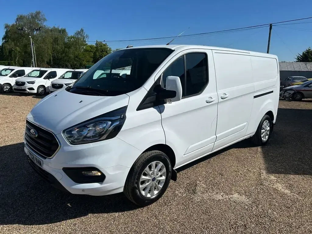 Used Ford Transit Custom Limited 130 HP (95 kW) 2021 White Van
