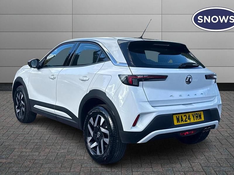 White Used 2024 Vauxhall Mokka Design Edition SUV | £15,295 (Good price) - Image 1/4