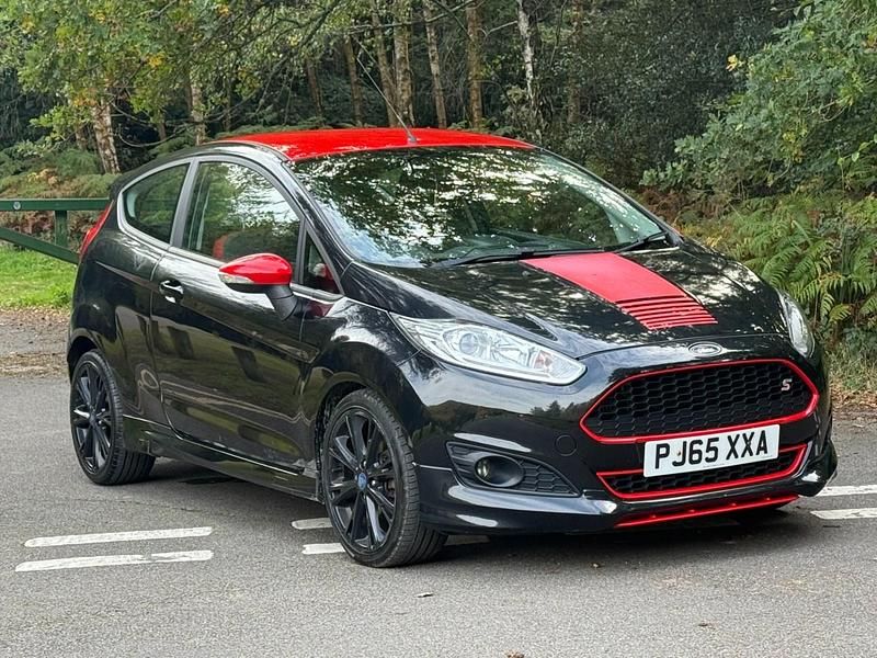 Black Used 2015 Ford Fiesta Zetec Hatchback | £4,650 (Fair price) - Image 1/4