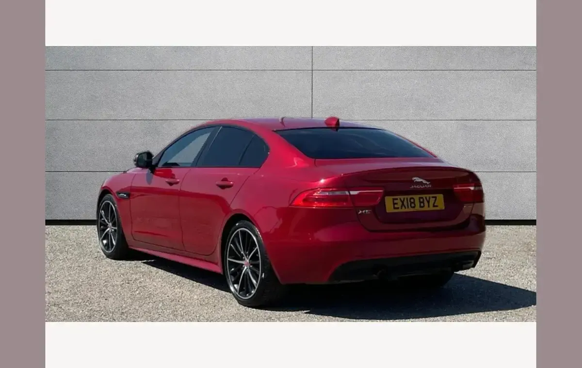 Used Jaguar XE Prestige 296 HP (217 kW) 2018 Red Sedan
