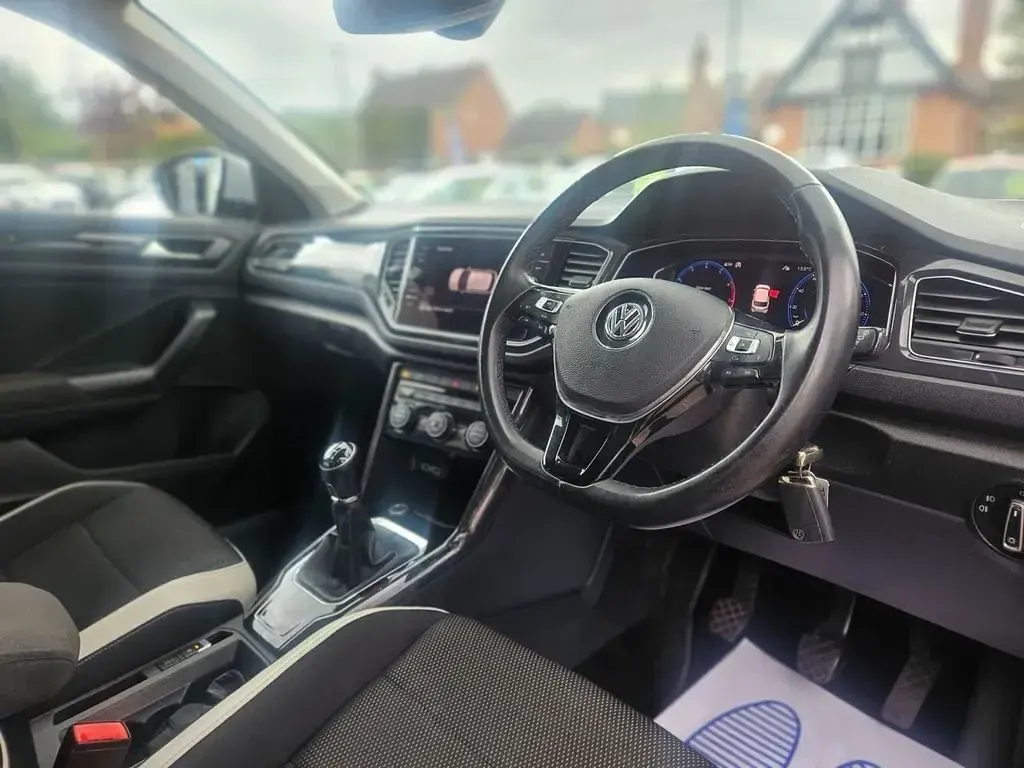 Usado VW T-Roc SEL 150 HP (110 kW) 2018 Prateado SUV