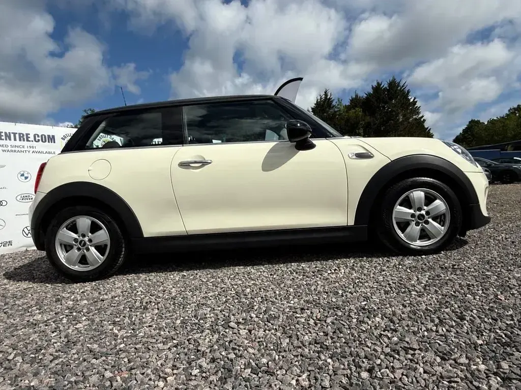 Used Mini Cooper Hatch 136 HP (100 kW) 2019 White Hatchback