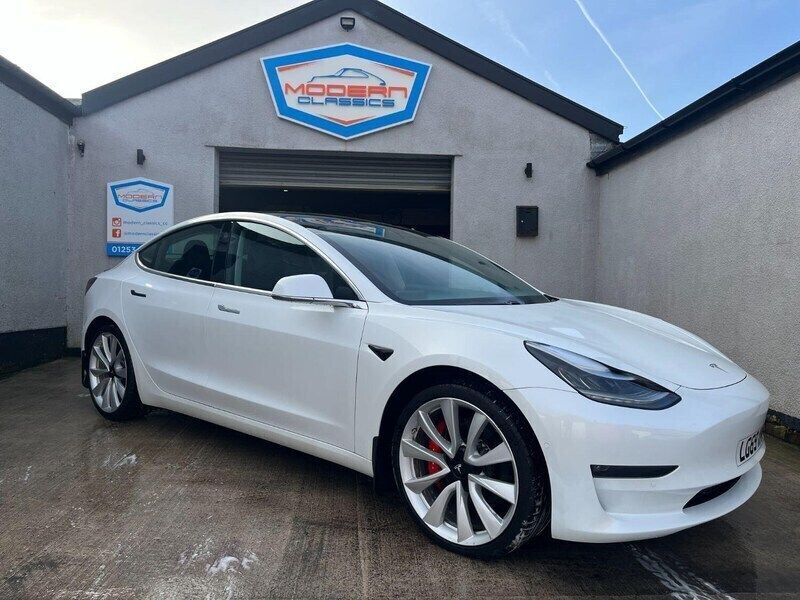 White Used 2019 Tesla Model 3 Performance Sedan | £17,790 (Super price) - Image 1/4