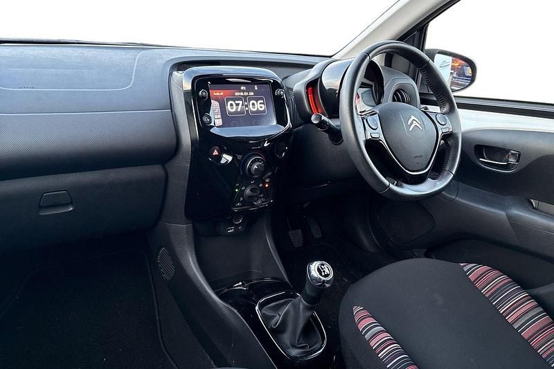 Used Citroën C1 Flair 72 HP (52 kW) 2019 White Hatchback