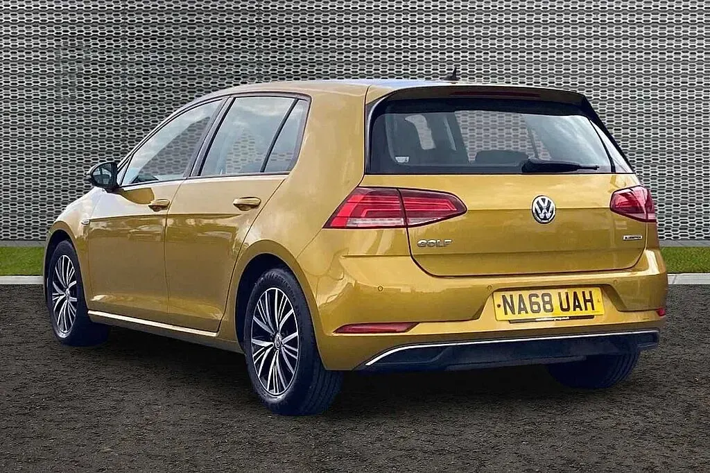 Used VW Golf VII 130 HP (95 kW) 2018