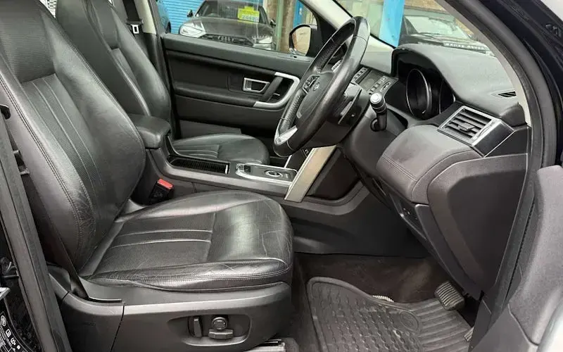 Used Land Rover Discovery Sport HSE 180 HP (132 kW) 2018 Black SUV