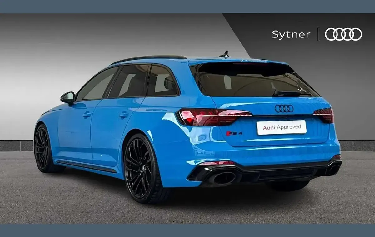 Used Audi RS4 Design 444 HP (326 kW) 2021 Blue Estate