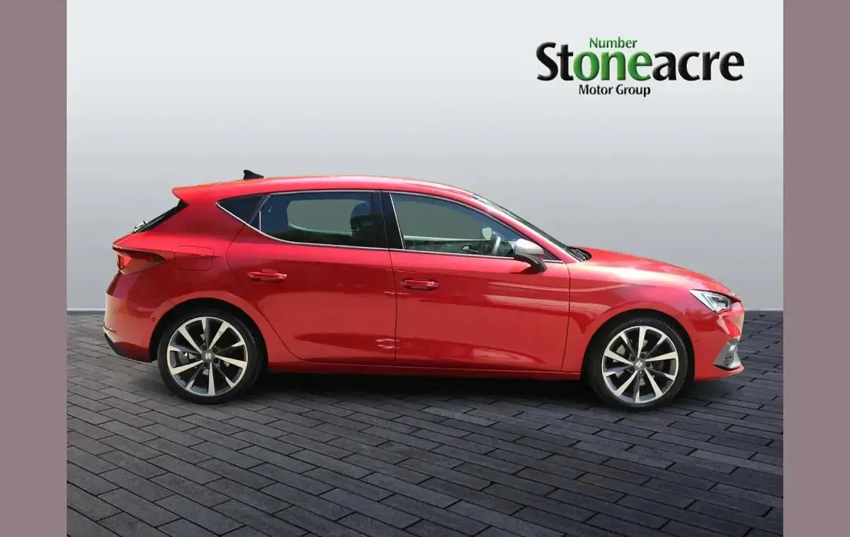 Used Seat Leon FR First Edition 272 HP (200 kW) 2020 Red Hatchback