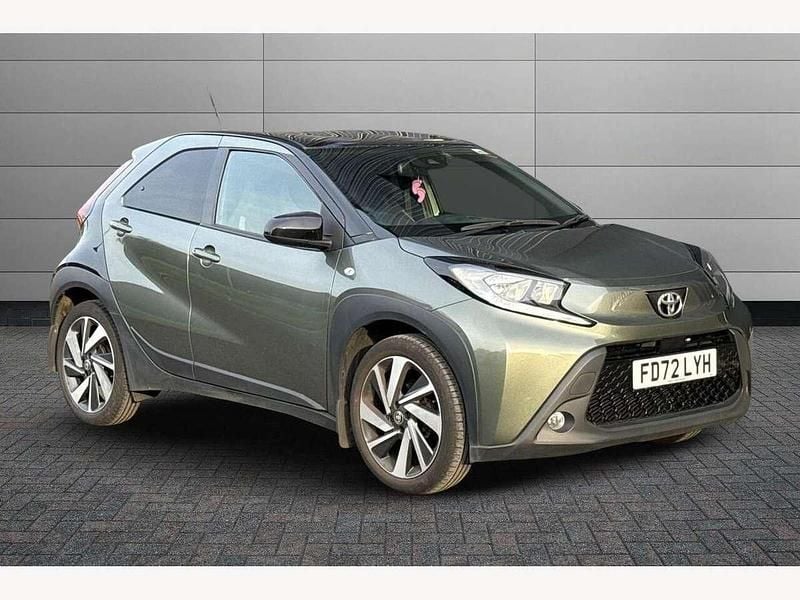 Green Used 2023 Toyota Aygo X SUV | £12,195 - Image 1/3