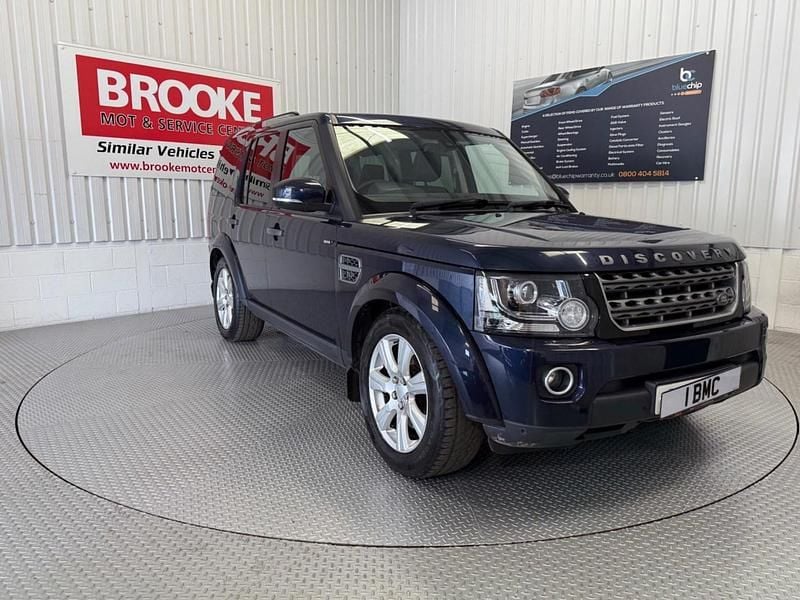 Blue Used 2015 Land Rover Discovery 4 SE SUV | £12,990 (Good price) - Image 1/2