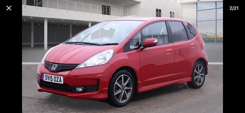 Red Used 2015 Honda Jazz SI Hatchback | £5,995 (Good price) - Image 1/4