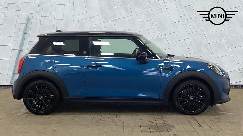 Used Mini Cooper Exclusive 134 HP (98 kW) 2023 Blue Hatchback