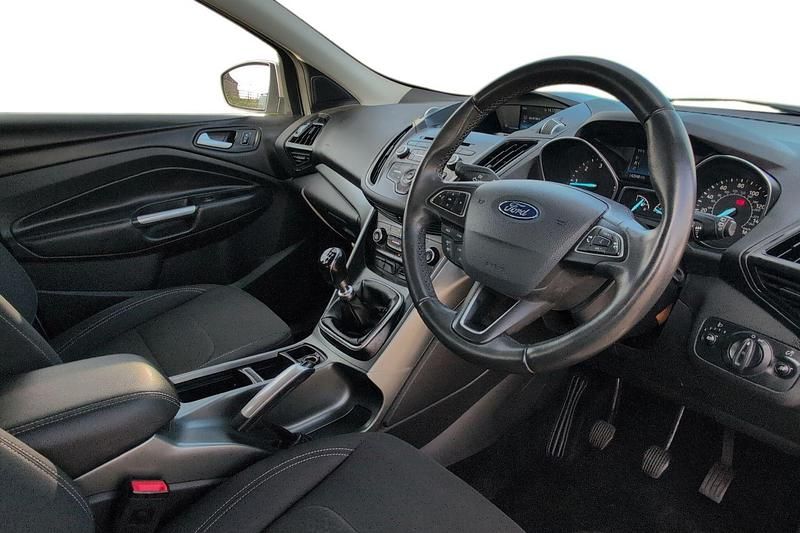 Used Ford Kuga Zetec 120 HP (88 kW) 2019 Silver SUV