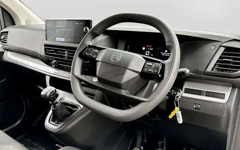 Used Citroën Dispatch 120 HP (88 kW) 2025 White MPV