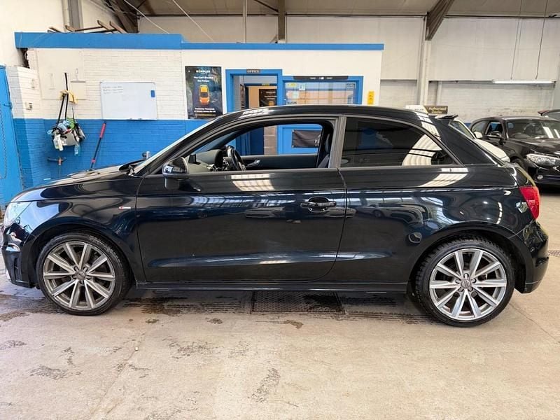 Usado Audi A1 S-Line 116 HP (85 kW) 2015 Preto Citadino