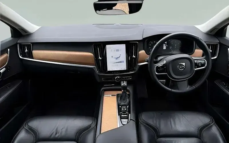 Used Volvo S90 Inscription 190 HP (139 kW) 2019 Silver Sedan