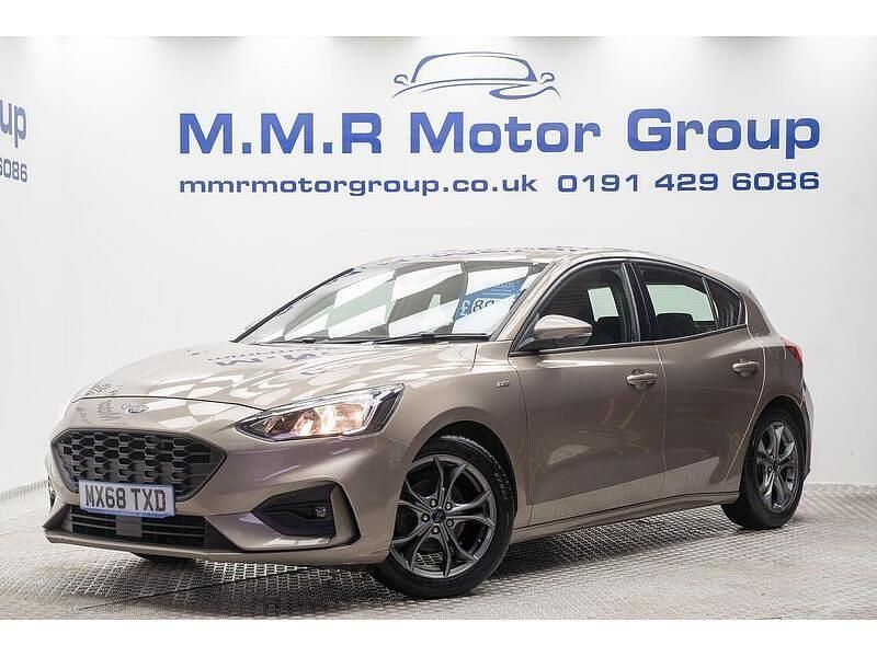 Used Ford Focus ST-Line 125 HP (91 kW) 2018 Silver Hatchback