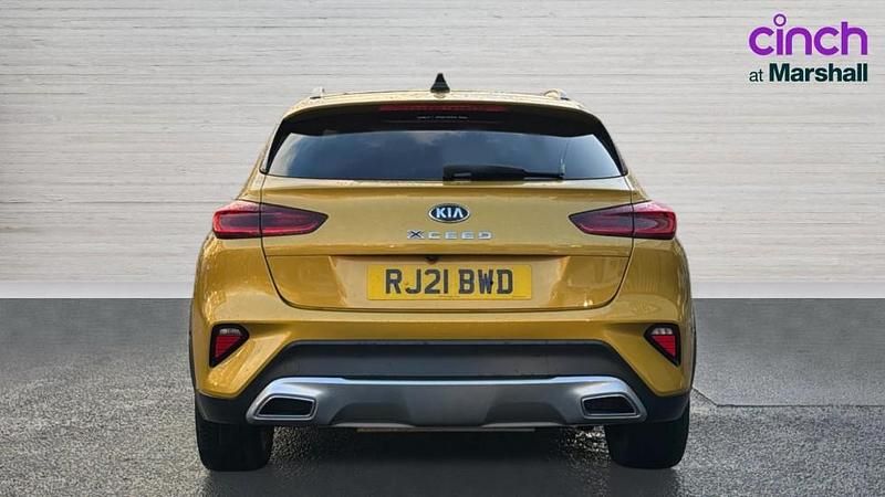 Used Kia XCeed First Edition 139 HP (102 kW) 2021 Yellow SUV