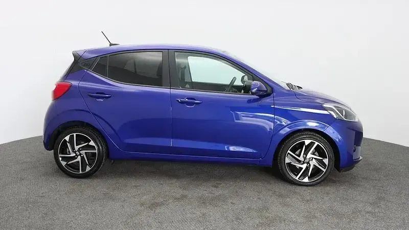 Used Hyundai i10 Premium 84 HP (61 kW) 2021 Blue Hatchback