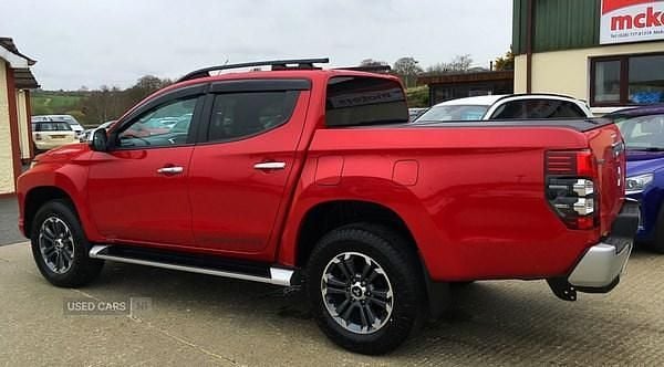 Used Mitsubishi L200 150 HP (110 kW) 2021 Red Pickup