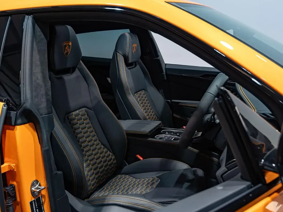 Used Lamborghini Urus 666 HP (489 kW) 2024 Orange SUV