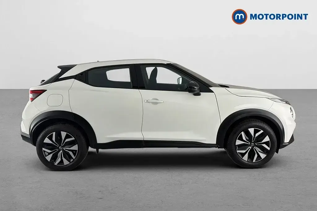 Used Nissan Juke Acenta 114 HP (83 kW) 2022 White SUV