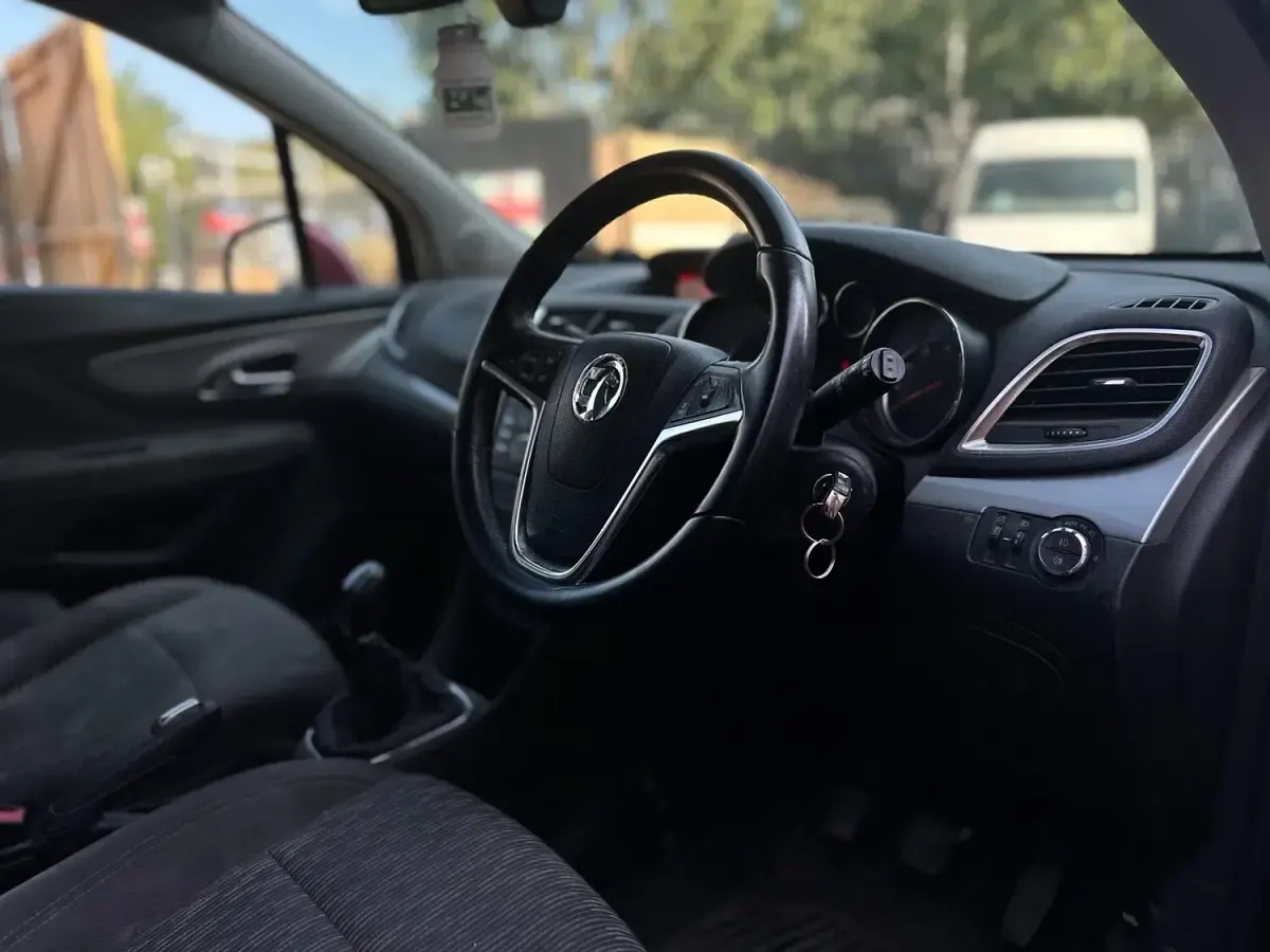 Used Vauxhall Mokka S 136 HP (100 kW) 2015 Red SUV
