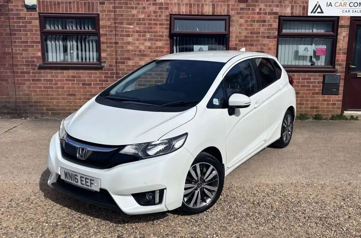 Używany Honda Jazz EX 102 KM (75 kW) 2016 Biały Hatchback