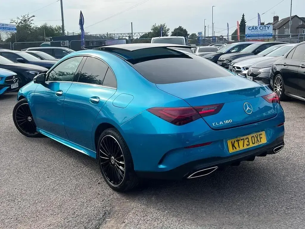 Begagnad Mercedes CLA180 AMG Line Premium Plus 2023 Blå Sedan