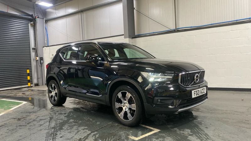 Black Used 2021 Volvo XC40 Inscription SUV | £23,498 (Good price) - Image 1/4