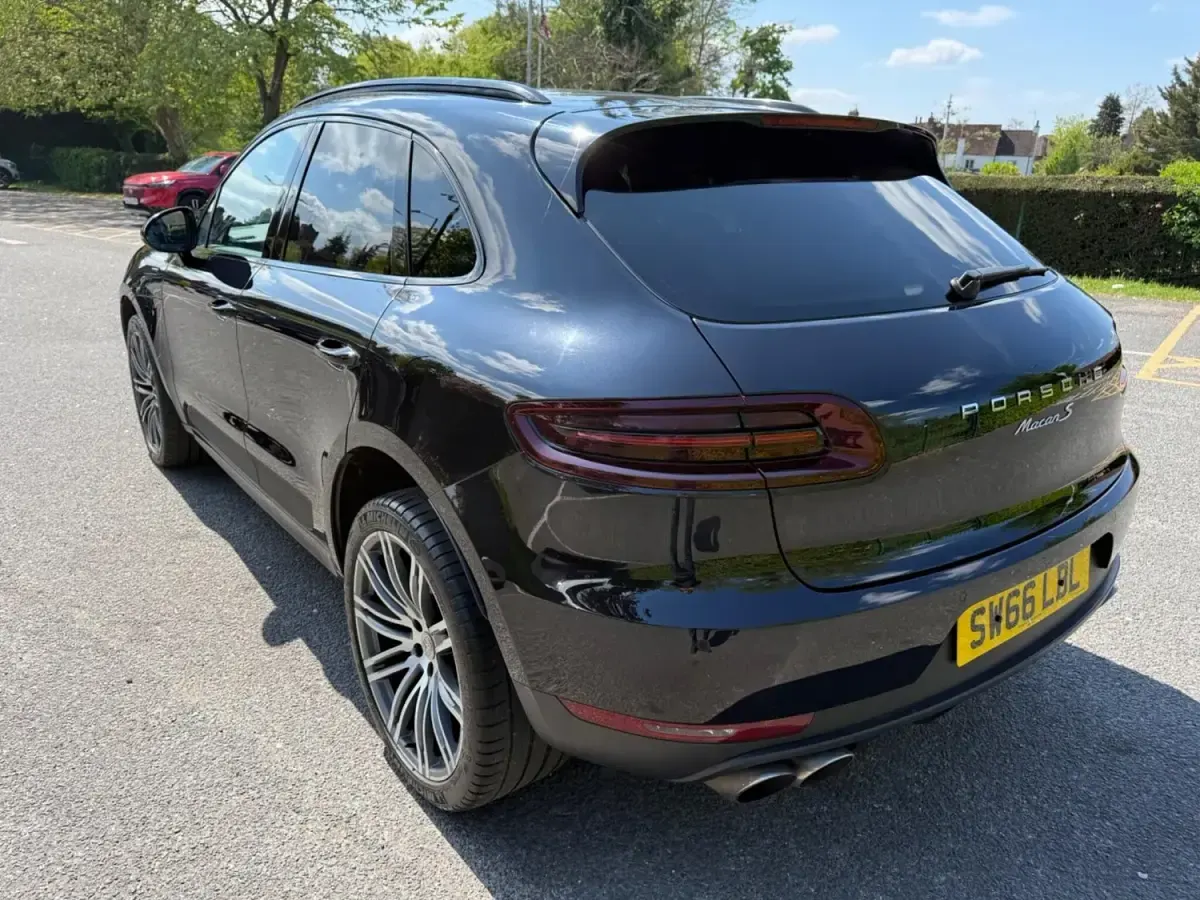 Usado Porsche Macan 340 HP (250 kW) 2016 Preto SUV