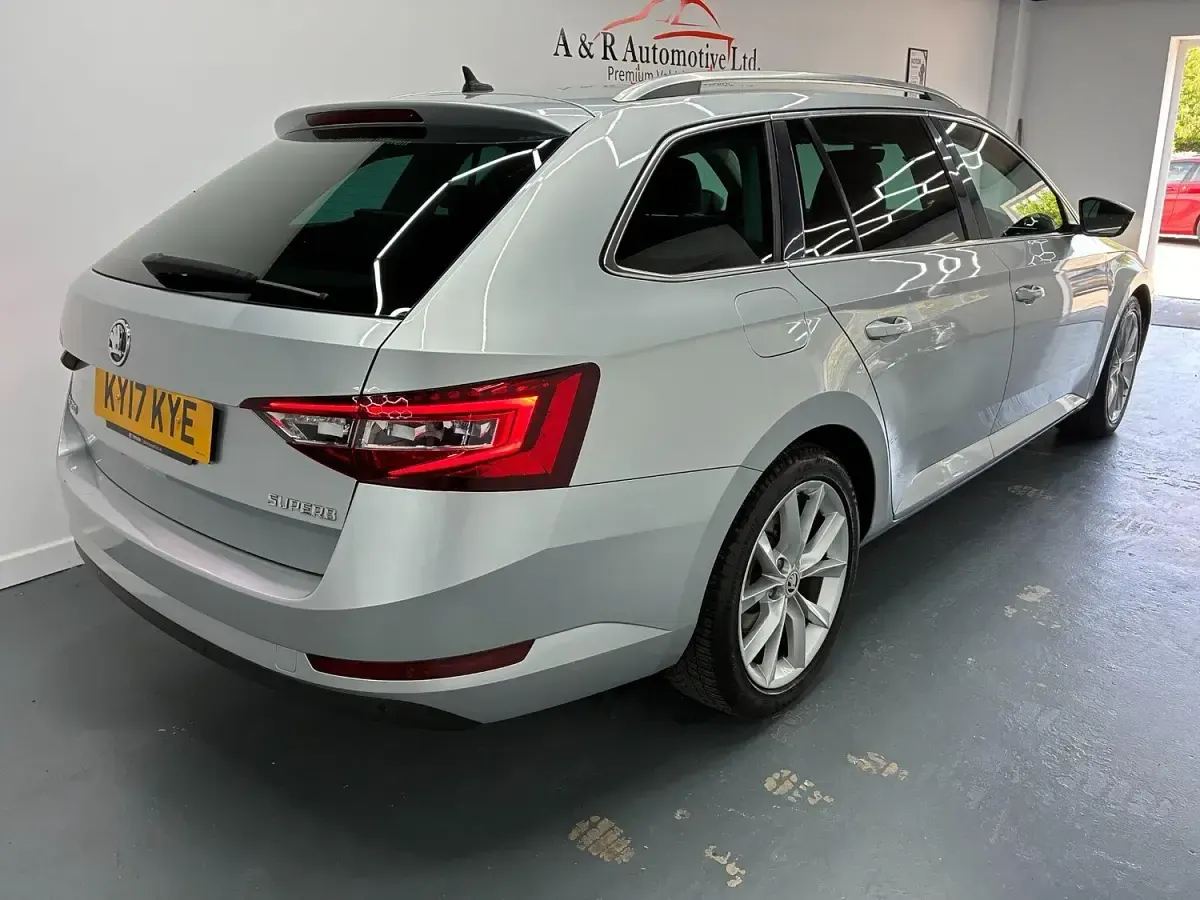 Used Skoda Superb SE L Executive 150 HP (110 kW) 2017 Silver Estate