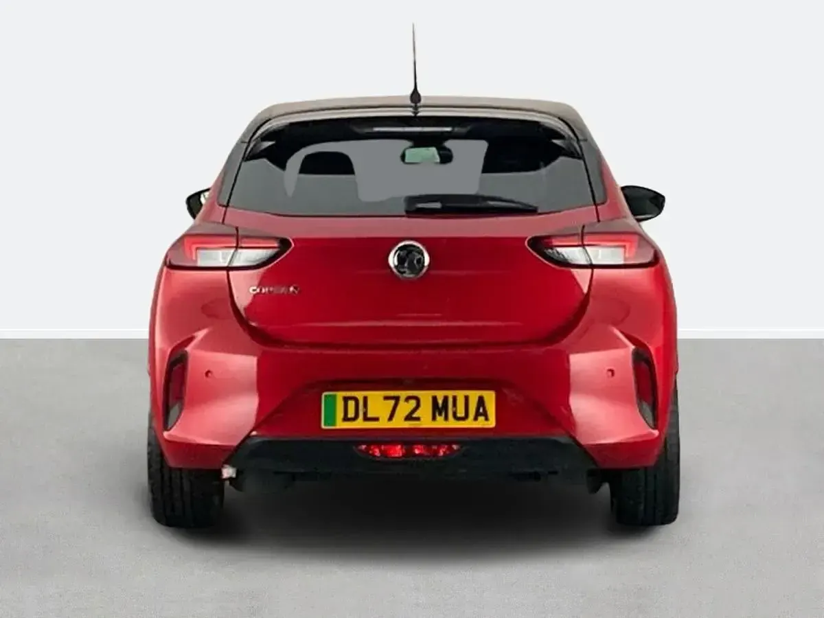 Usado Vauxhall Corsa-e Ultimate 100 kW (136 HP) 2023 Vermelho Citadino