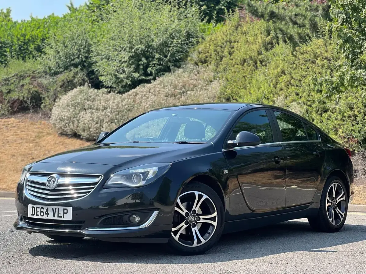 Used Vauxhall Insignia Edition 140 HP (102 kW) 2014 Black Hatchback