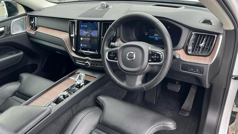 Used Volvo XC60 Ultimate 455 HP (334 kW) 2023 White SUV