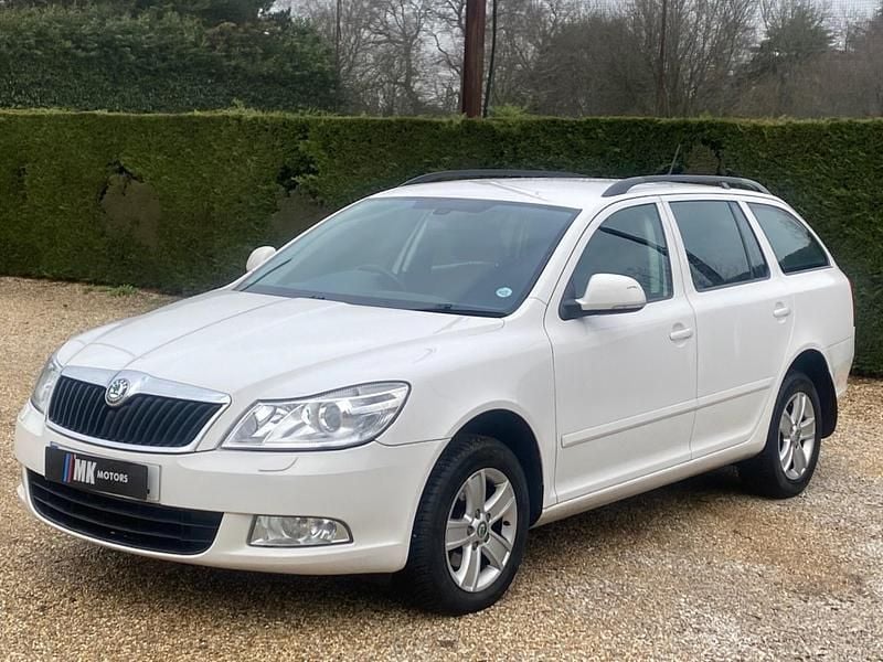 Used Skoda Octavia 2011 White Estate