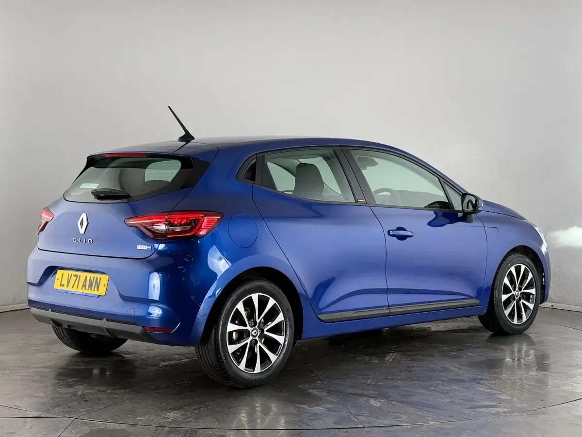 Used Renault Clio Iconic 2021 Blue Hatchback