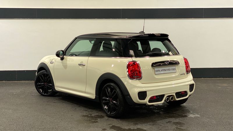 Used Mini Cooper S Hatch 189 HP (139 kW) 2019 White Hatchback