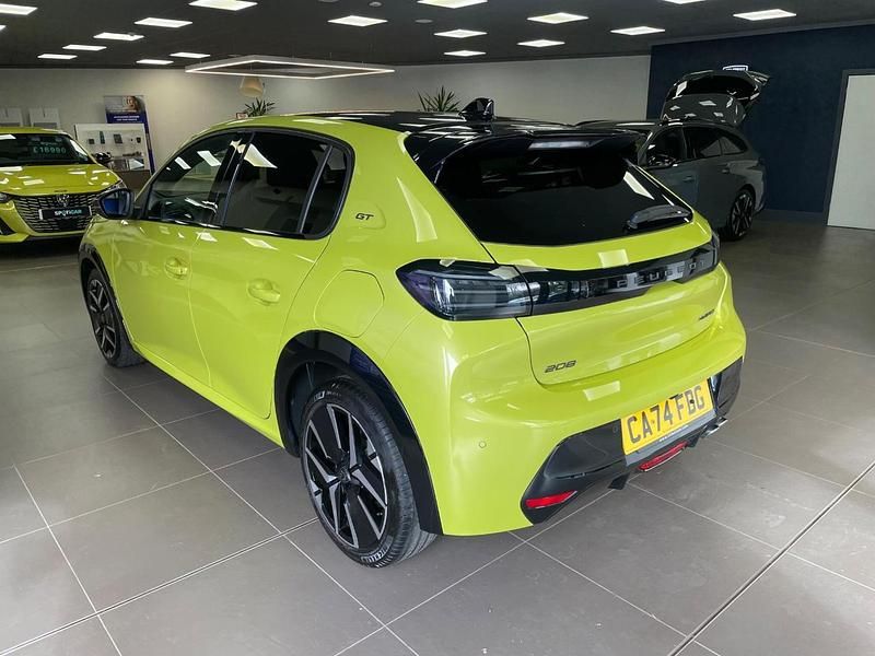 Second-hand Peugeot 208 GT 134 CP (98 kW) 2024 Galben Hatchback