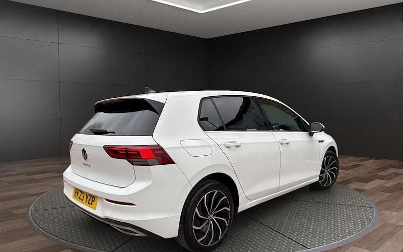 Used VW Golf VIII Edition 131 HP (96 kW) 2023 White Hatchback