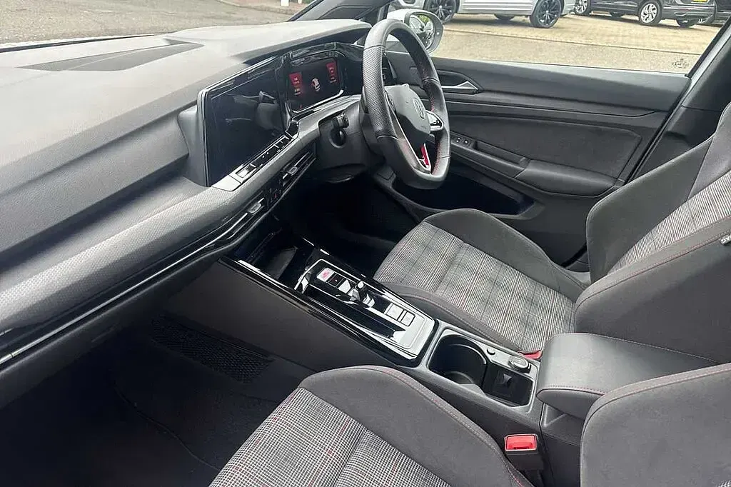 Used VW Golf VIII 245 HP (180 kW) 2023