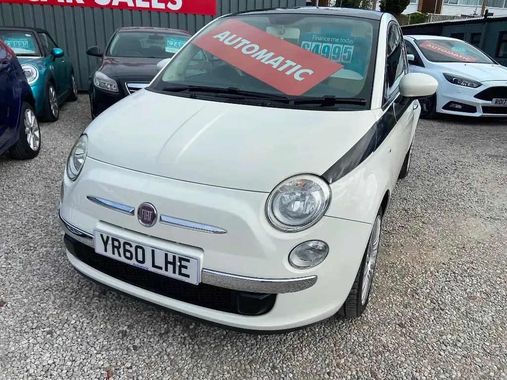 Used Fiat 500 Lounge 69 HP (50 kW) 2010 White Hatchback