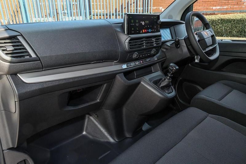 White Used 2024 Peugeot Expert Van | £17,995 (Fair price) - Image 1/4