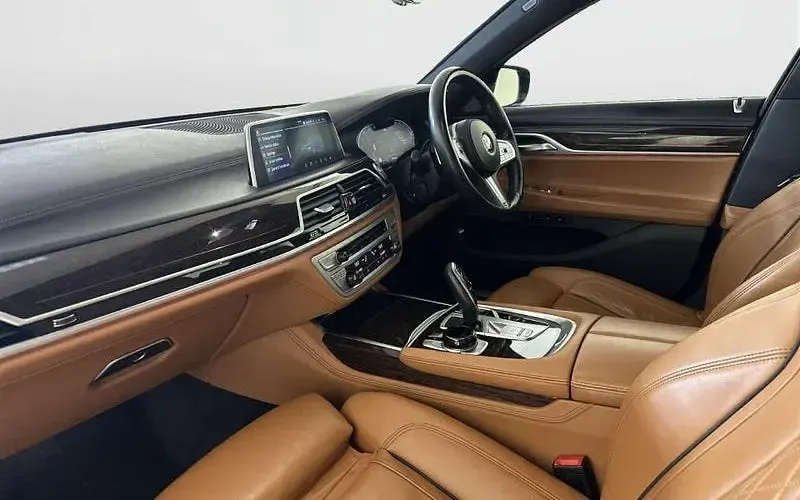 Used BMW 740 M Sport 340 HP (250 kW) 2022 Blue Sedan