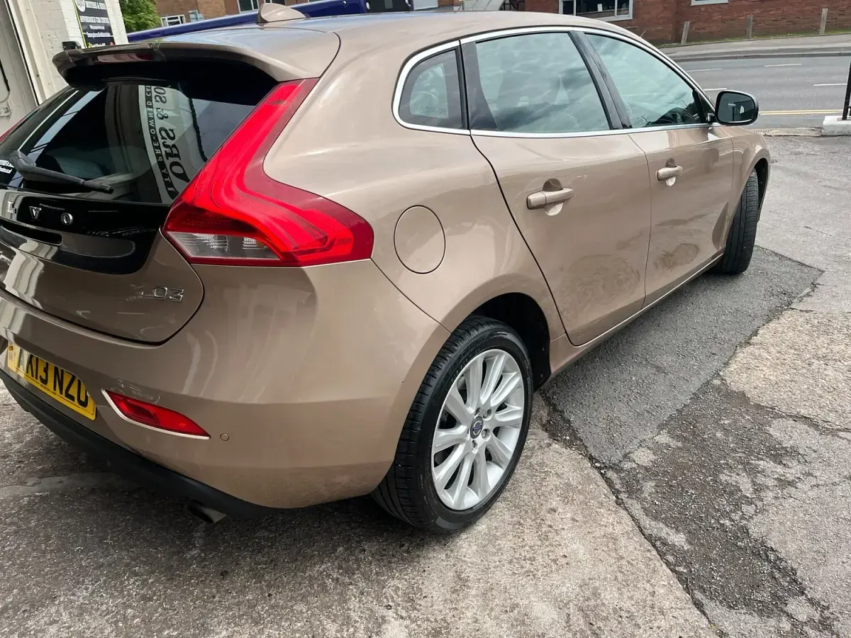 Used Volvo V40 SE Lux 150 HP (110 kW) 2013 Bronze Hatchback