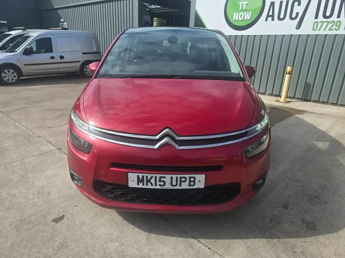 Used Citroën Grand C4 Picasso VTR Sport 115 HP (84 kW) 2015 Red MPV