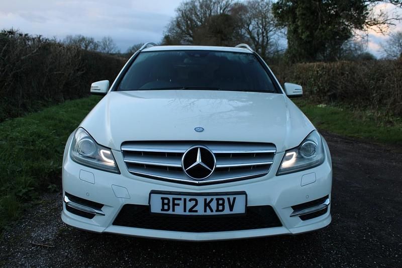 Used Mercedes C200 2012 White Estate