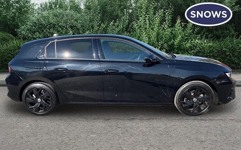 Used Vauxhall Astra 131 HP (96 kW) 2025 Black Hatchback